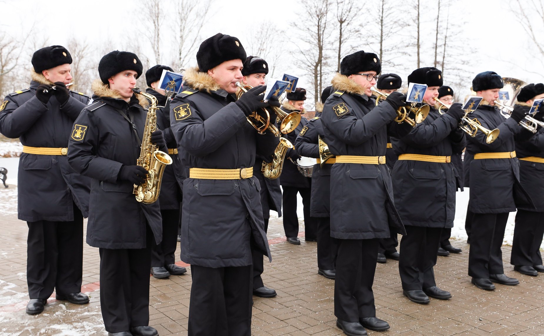 Сенаторы РФ приняли участие в торжественной церемонии открытия памятника Адмиралу флота Советского Союза Исакову Ивану Степановичу