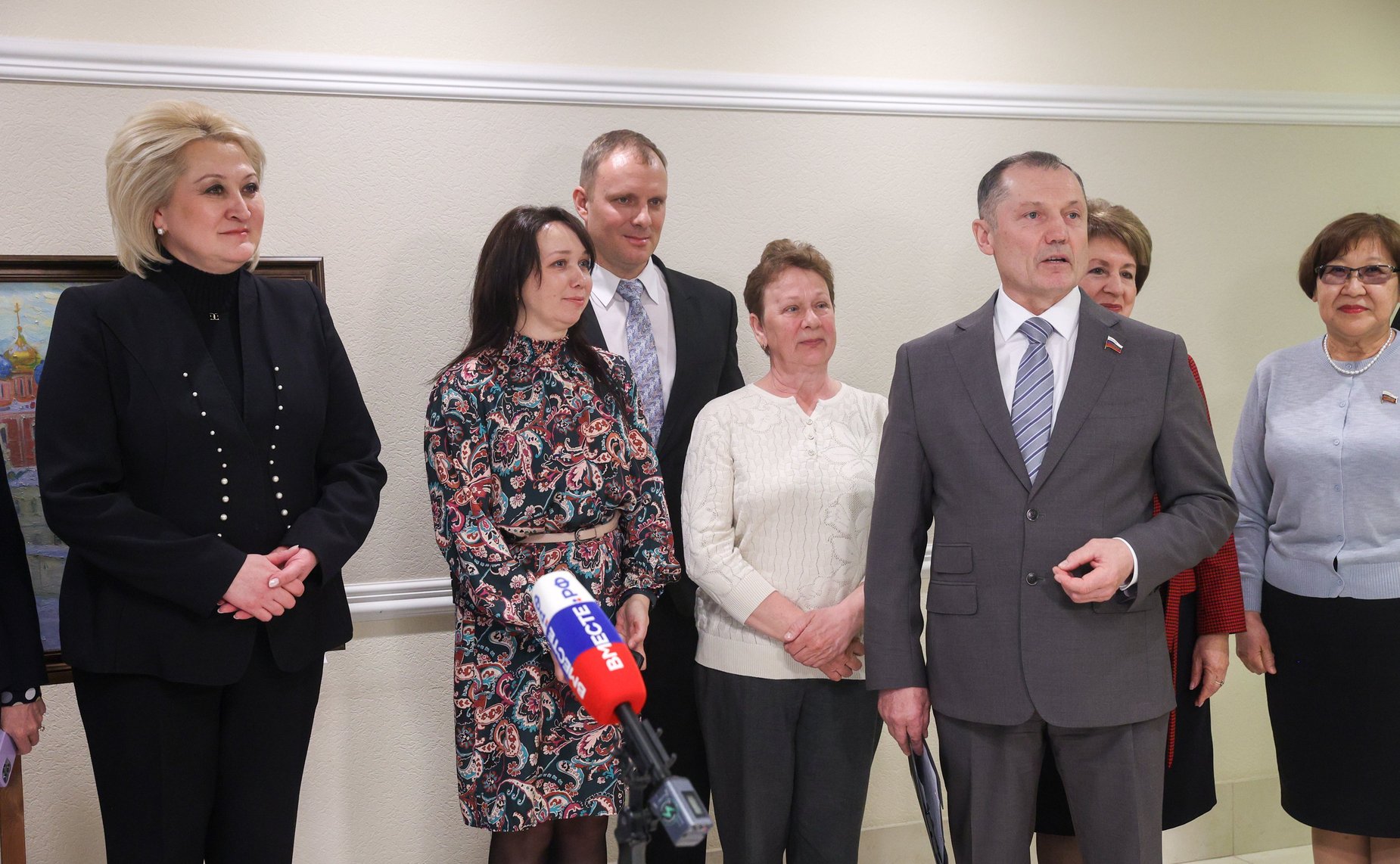 Торжественное открытие в Совете Федерации персональной выставки художника-живописца И. Лысенкова «Матушка Рязань»