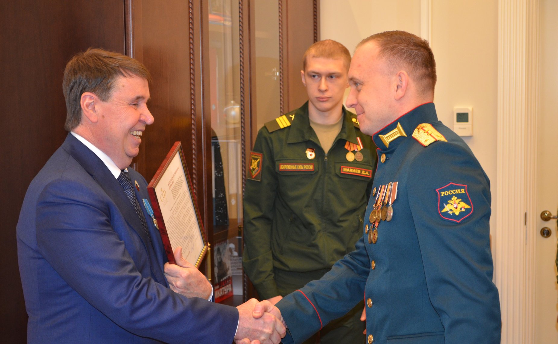 Сергей Цеков провёл традиционную встречу в Совете Федерации с гвардейцами Симферопольского полка и командирами поисковых отрядов «Рубеж»