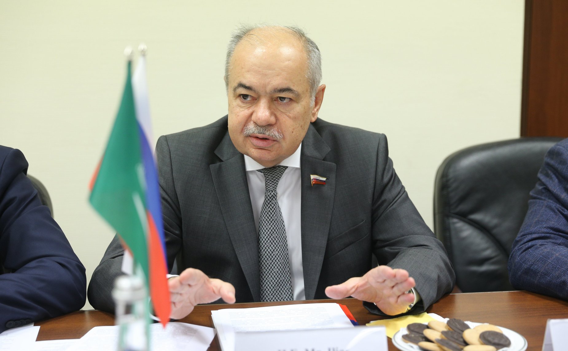 Ильяс Умаханов провел встречу с Чрезвычайным и Полномочным Послом Королевства Саудовская Аравия в Российской Федерации Абдулрахманом Аль-Ахмедом