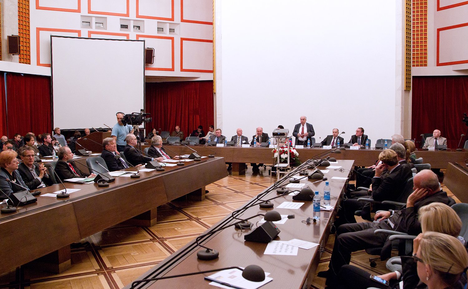 25-10 Умаханов форум 15