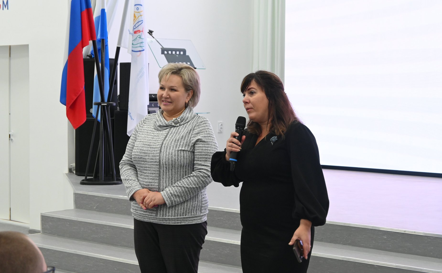 Елена Писарева открыла показ документального фильма М. Наумовой «Герои среди нас» в Великом Новгороде