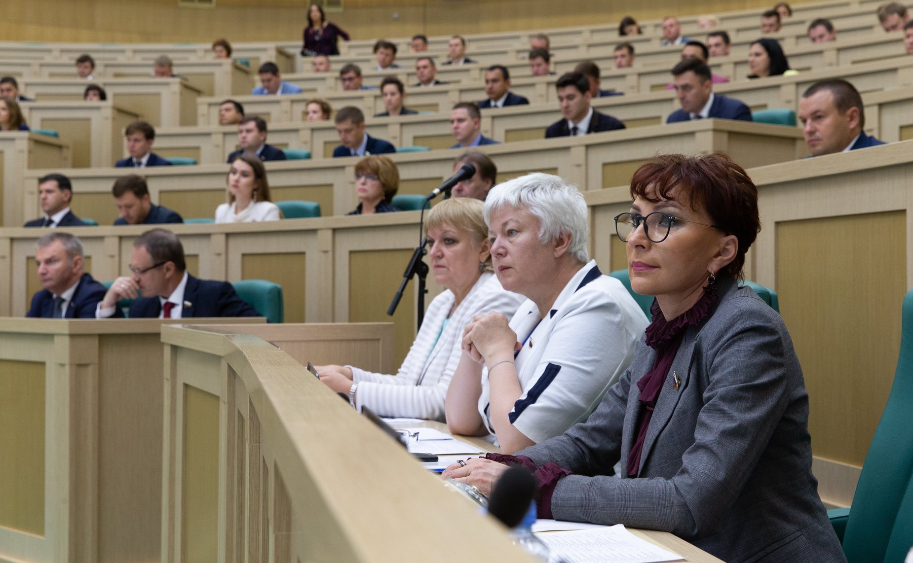 Пленарное заседание Палаты молодых законодателей