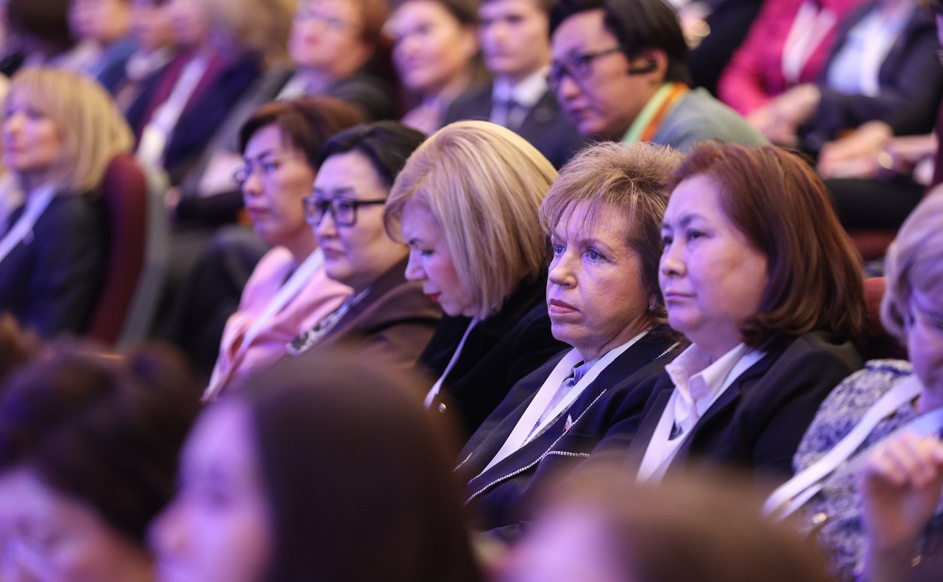 Пленарное заседание Первого Российско-Киргизского женского форума «Диалог женщин России и Кыргызстана во имя будущего»