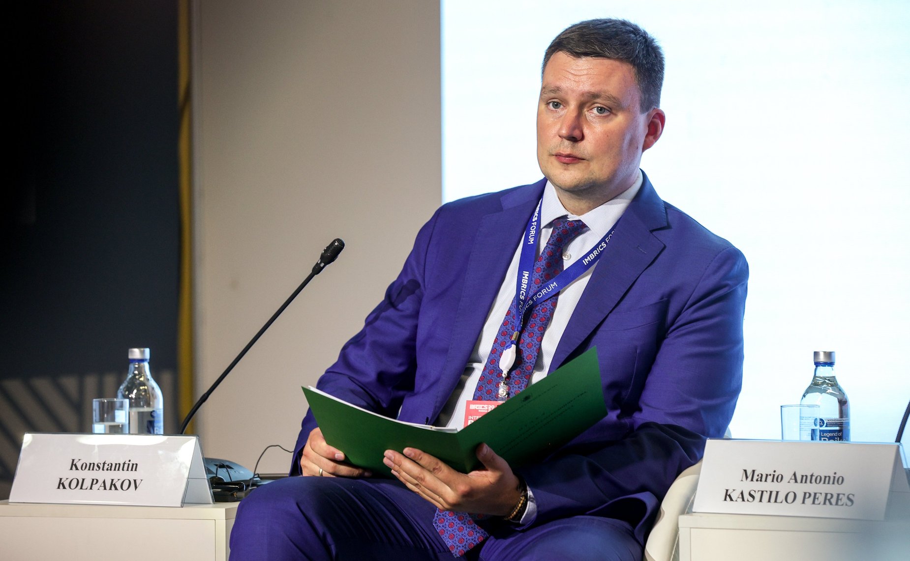 Заседание сессии «Развитие молодежного парламентаризма. Международное сотрудничество молодых парламентариев: практика, проблемы, перспективы»