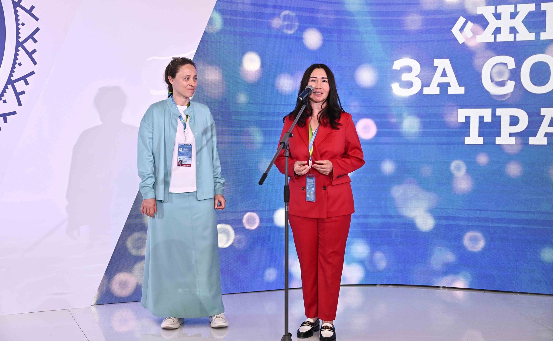 IV Евразийский женский форум. Презентация нового вида ткани, разработанной участниками проекта Совета ЕЖФ «Женщины в легкой промышленности»