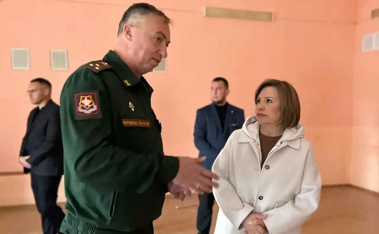 Марина Сидухина посетила военный комиссариат в Новокуйбышевске