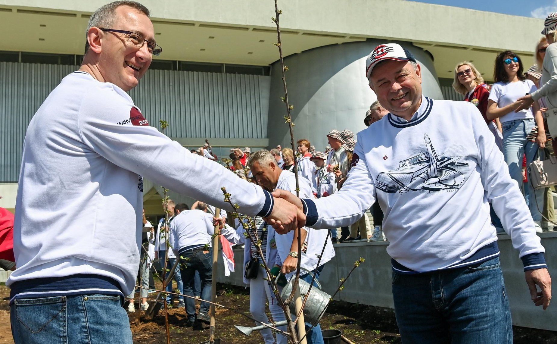 Анатолий Артамонов принял участие в фестивале «Черешневый лес»