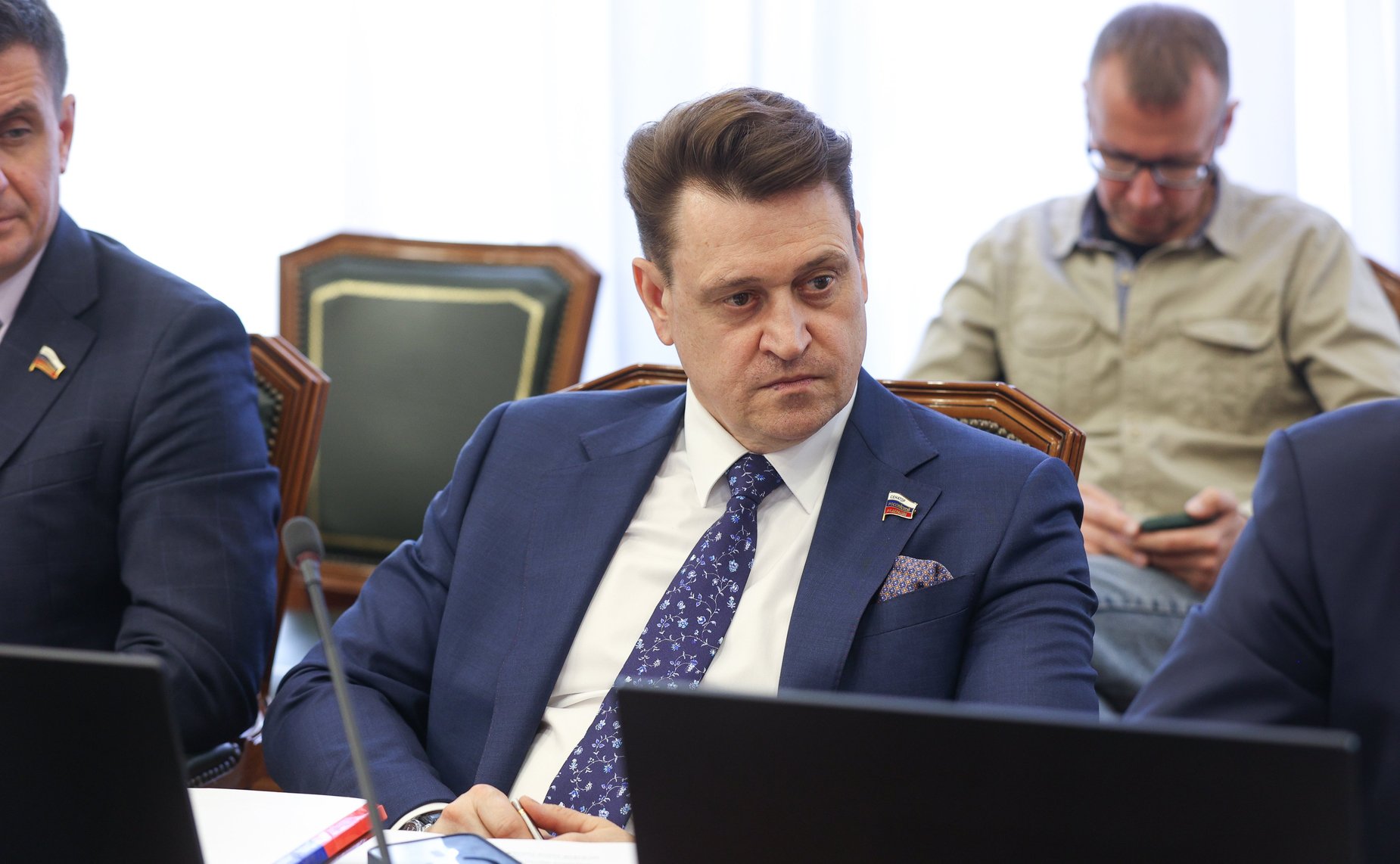 Олег Голов