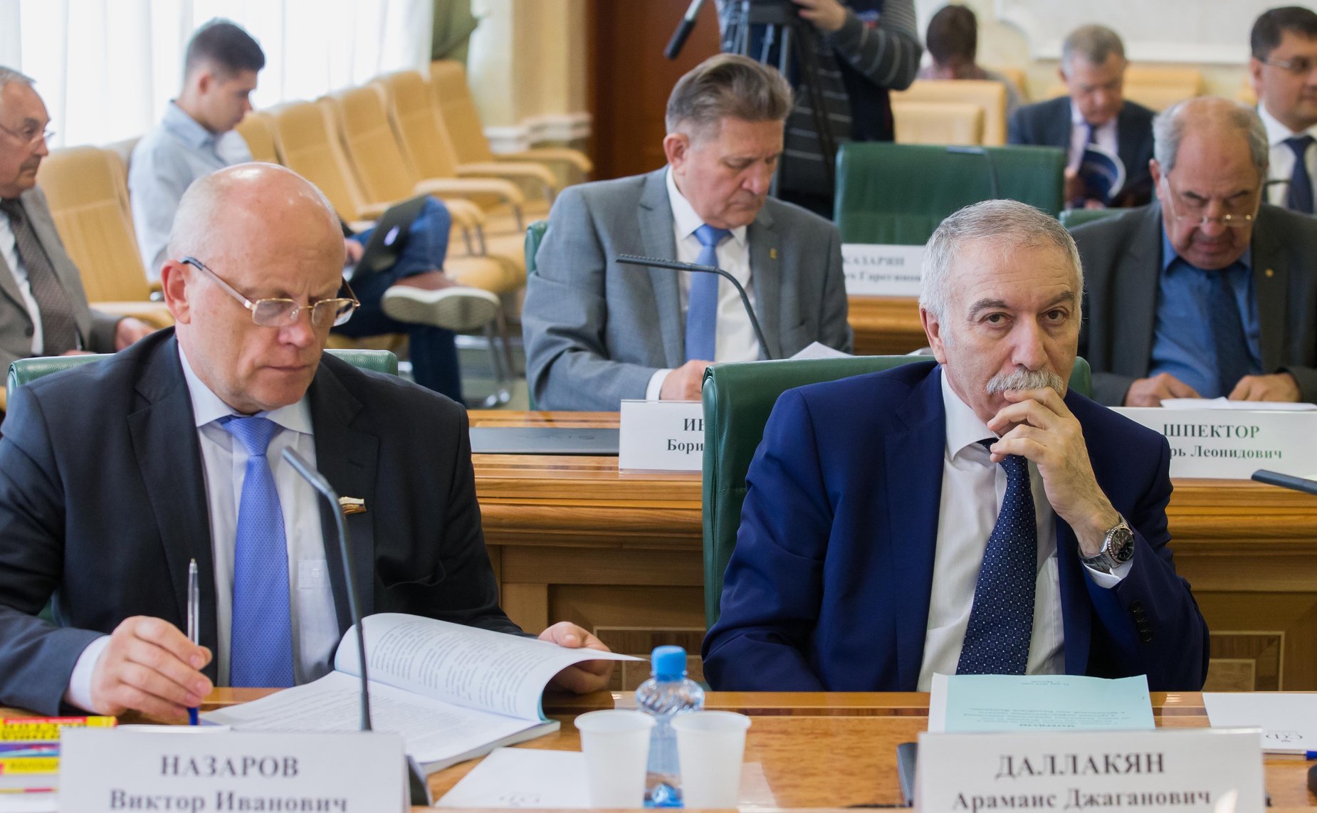 В. Назаров и А. Даллакян