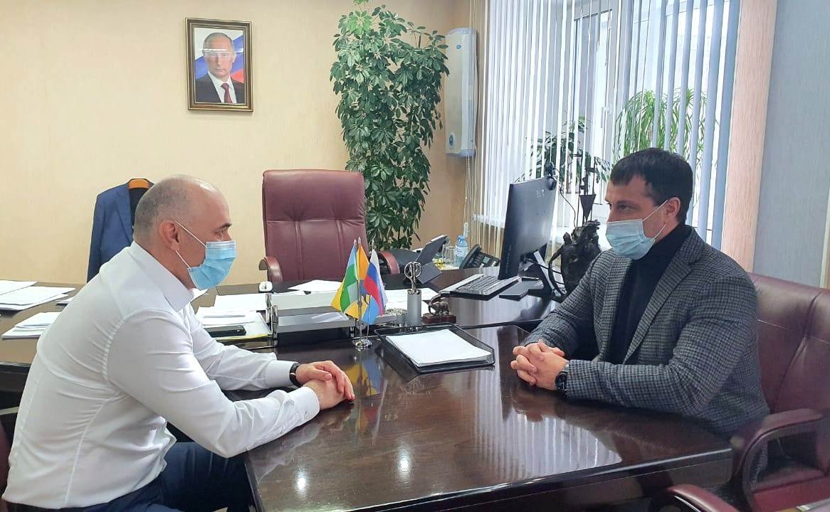 Эдуард Исаков провел рабочую встречу с главой города Сургута Андреем Филатовым