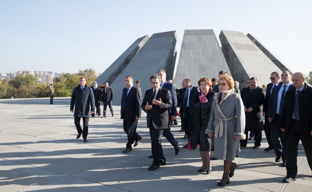 Делегация Совета Федерации во главе с Председателем СФ В. Матвиенко посетила мемориал памяти жертв геноцида армян
