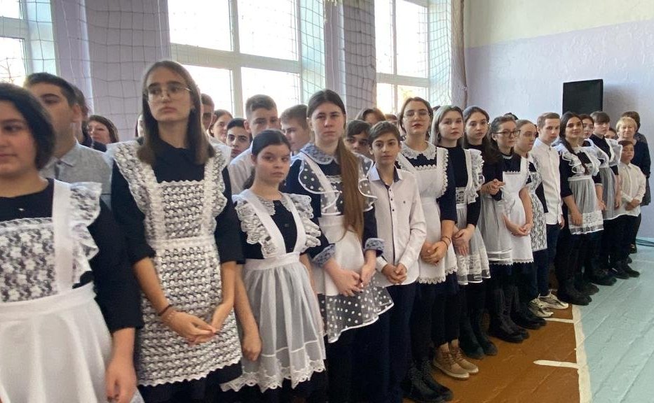 Людмила Талабаева вручила награду – памятную медаль Совета Федерации «За проявленное мужество» Ангелине Гвоздь