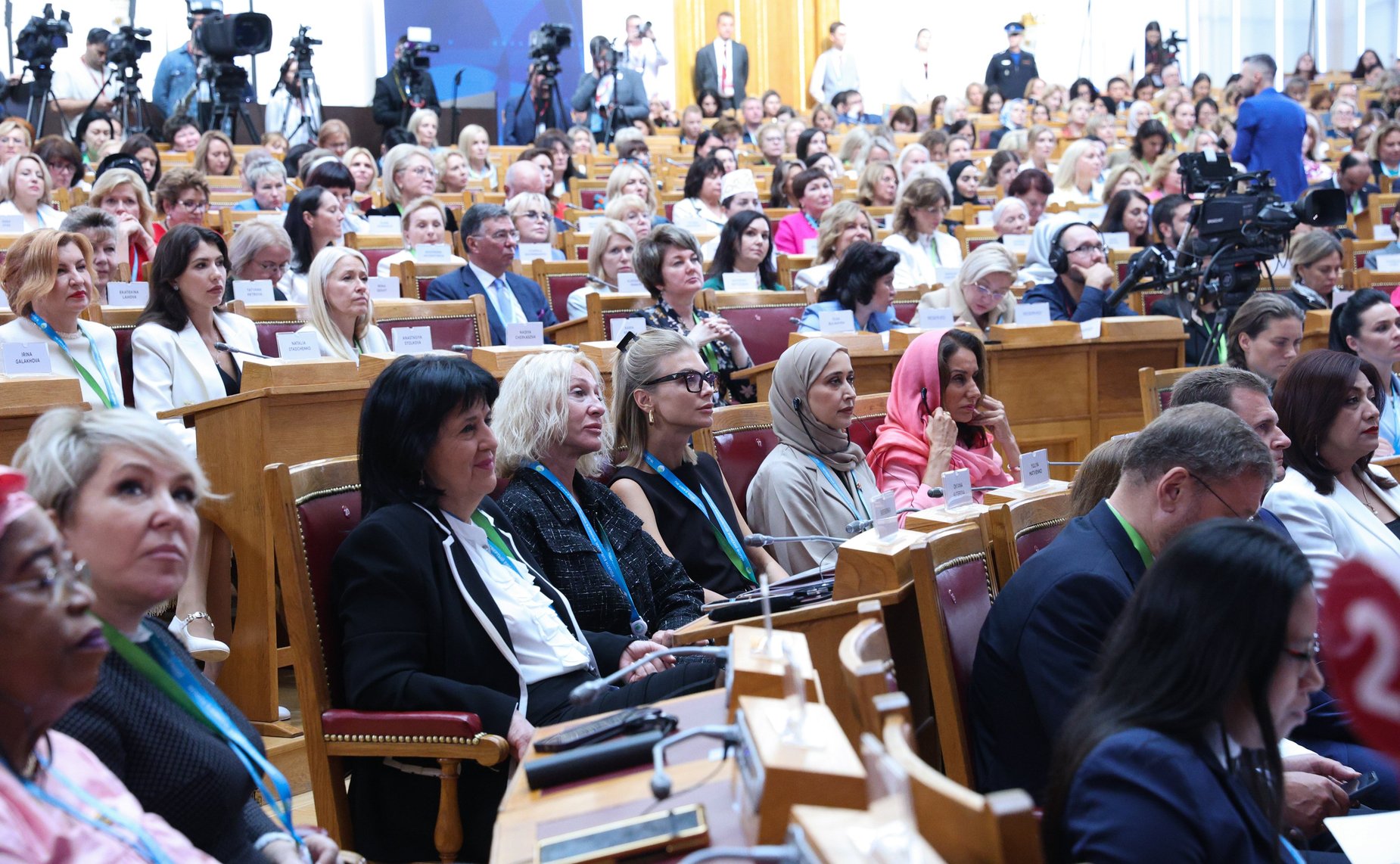Пленарное заседание IV Евразийского женского форума «Женщины за укрепление доверия и глобальное сотрудничество»