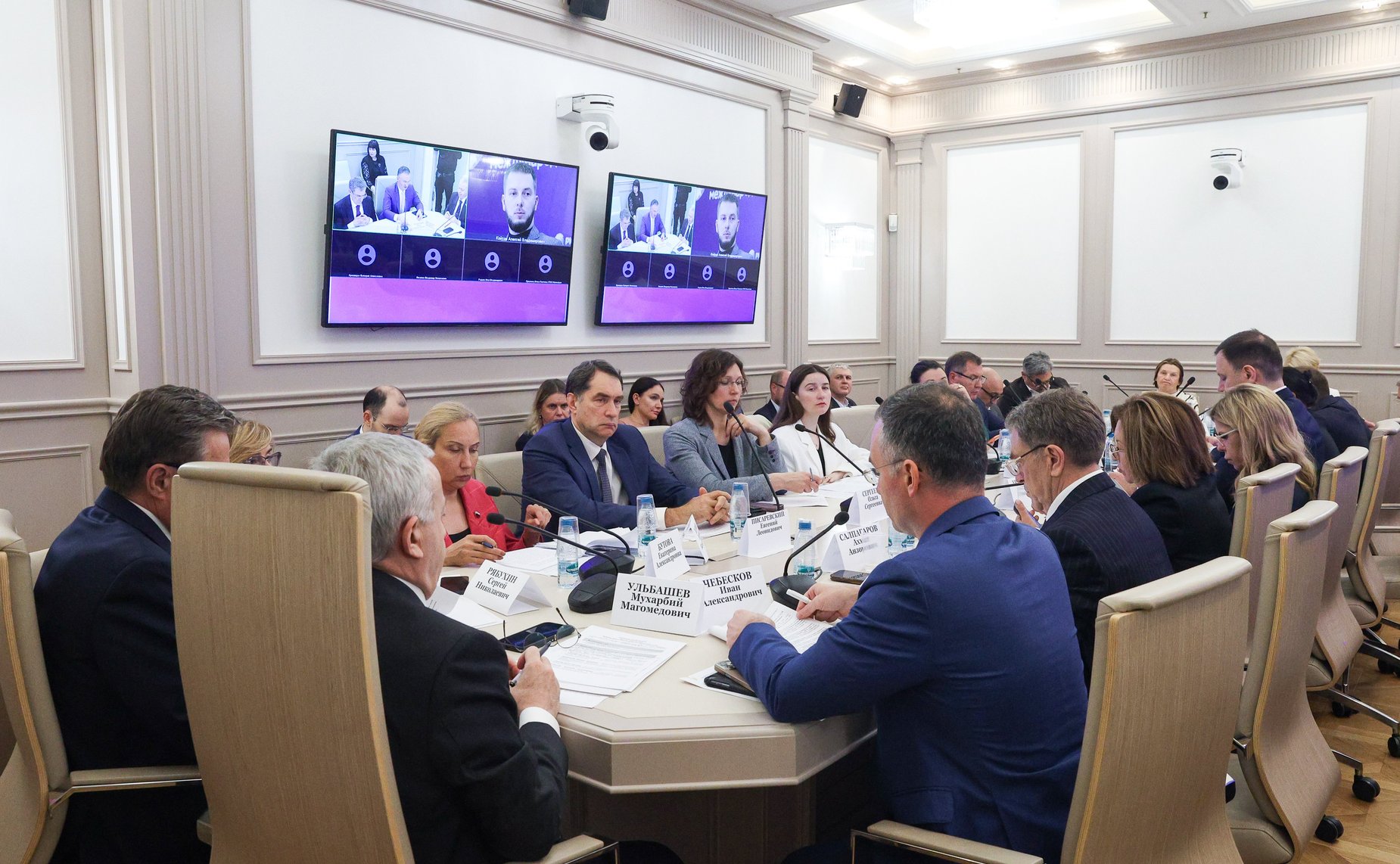 Круглый стол Комитета Совета Федерации по бюджету и финансовым рынкам «Вопросы защиты прав потребителей финансовых услуг»