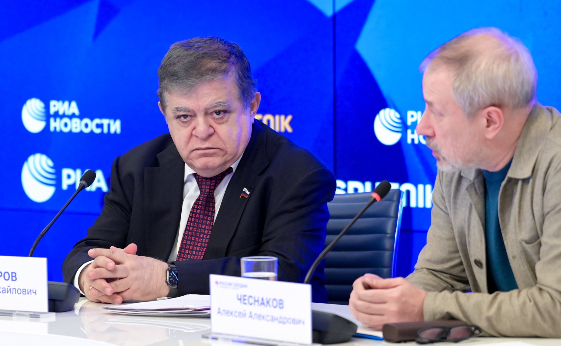 В международном мультимедийном пресс-центре Медиагруппы «Россия сегодня» состоялась пресс-конференция Владимира Джабарова по итогам презентации на пленарном заседании Совета Федерации ежегодного доклада Комиссии СФ по защите государственного суверенитета