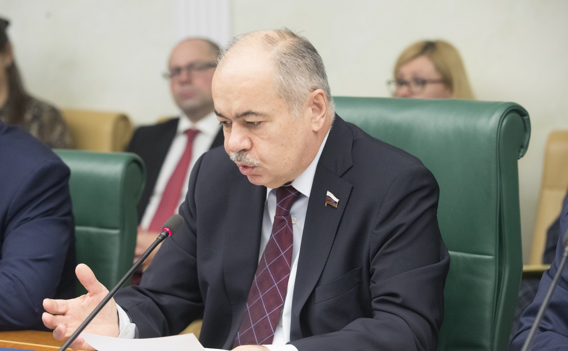 И. Умаханов