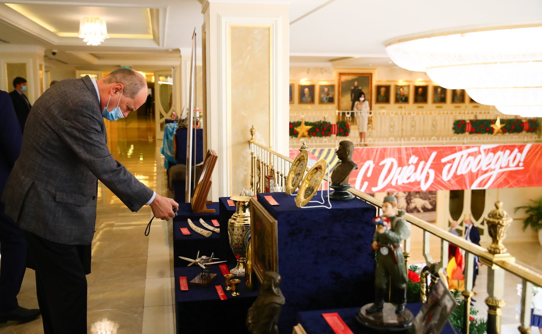 Открытие в Совете Федерации выставки «Великая Отечественная война 1941 – 1945 годов в произведениях мастеров народных художественных промыслов России»