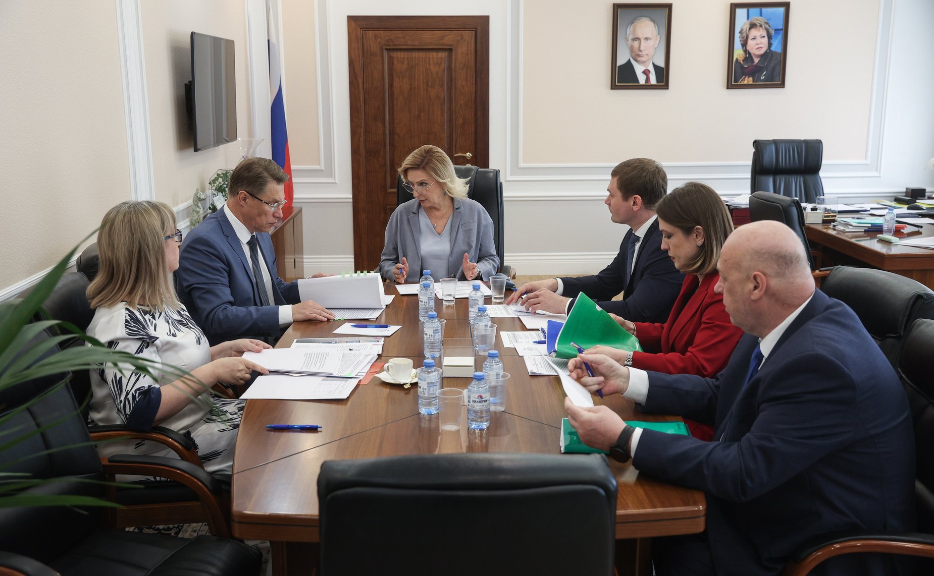 Инна Святенко провела рабочее совещание с Министром здравоохранения Российской Федерации Михаилом Мурашко и главой Республики Хакасия Валентином Коноваловым