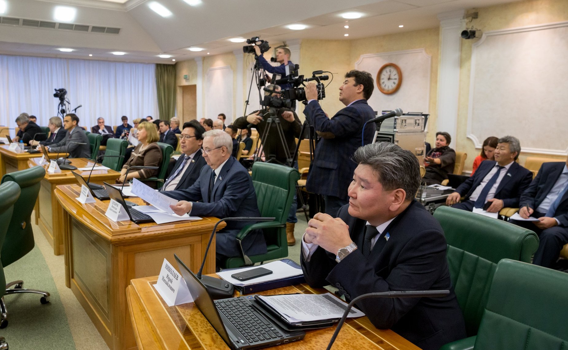 Заседание Комитета СФ по бюджету и финансовым рынкам с участием представителей власти Якутии