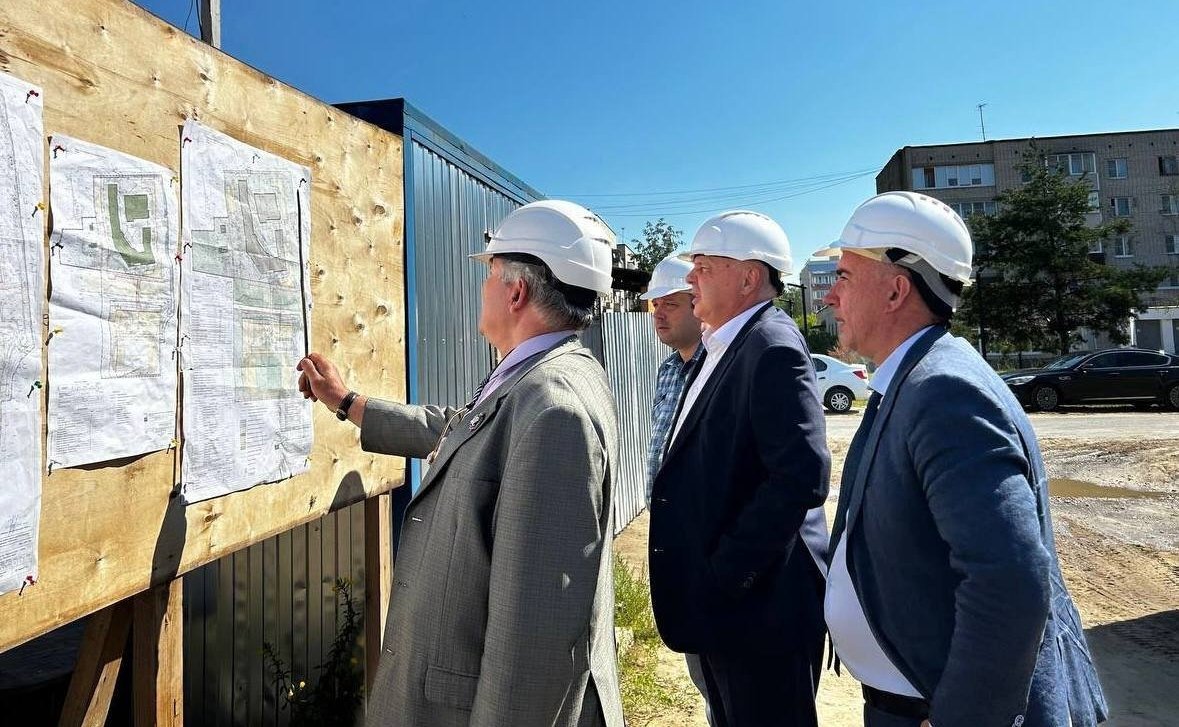 Андрей Шохин осмотрел во Владимирской области ход строительства и реновации общеобразовательных учебных заведений