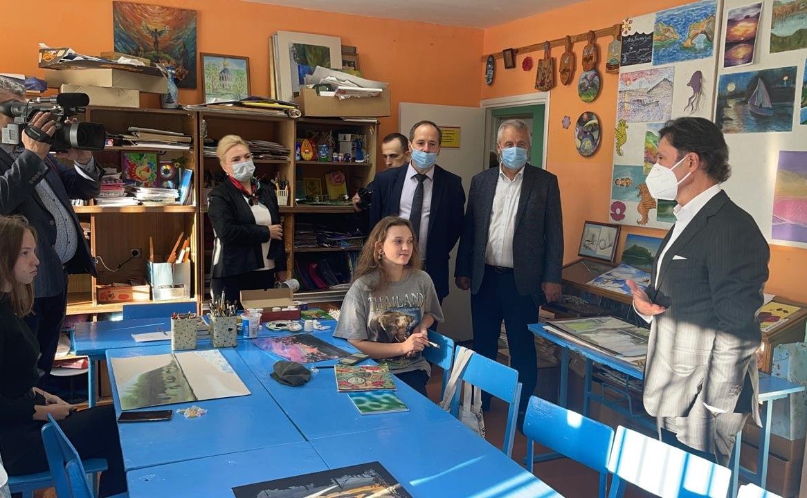 Максим Кавджарадзе в ходе поездки в регион провел встречи с учащимися и педагогами села Измалково Измалковского района