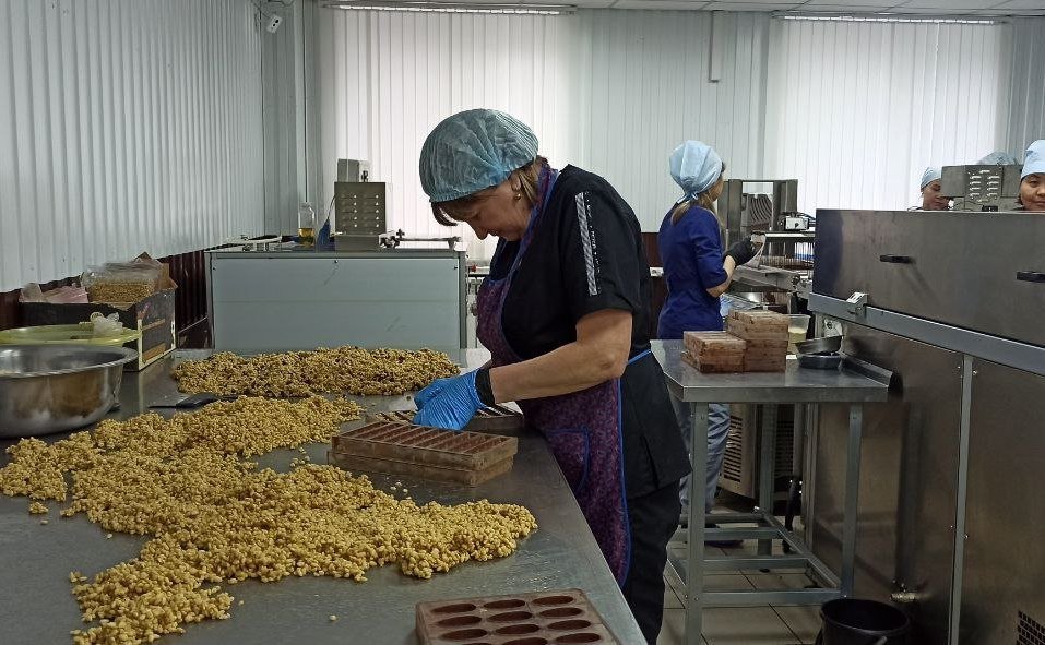 Татьяна Гигель в ходе рабочей поездки в регион посетила ряд предприятий, в том числе и кондитерскую фабрику