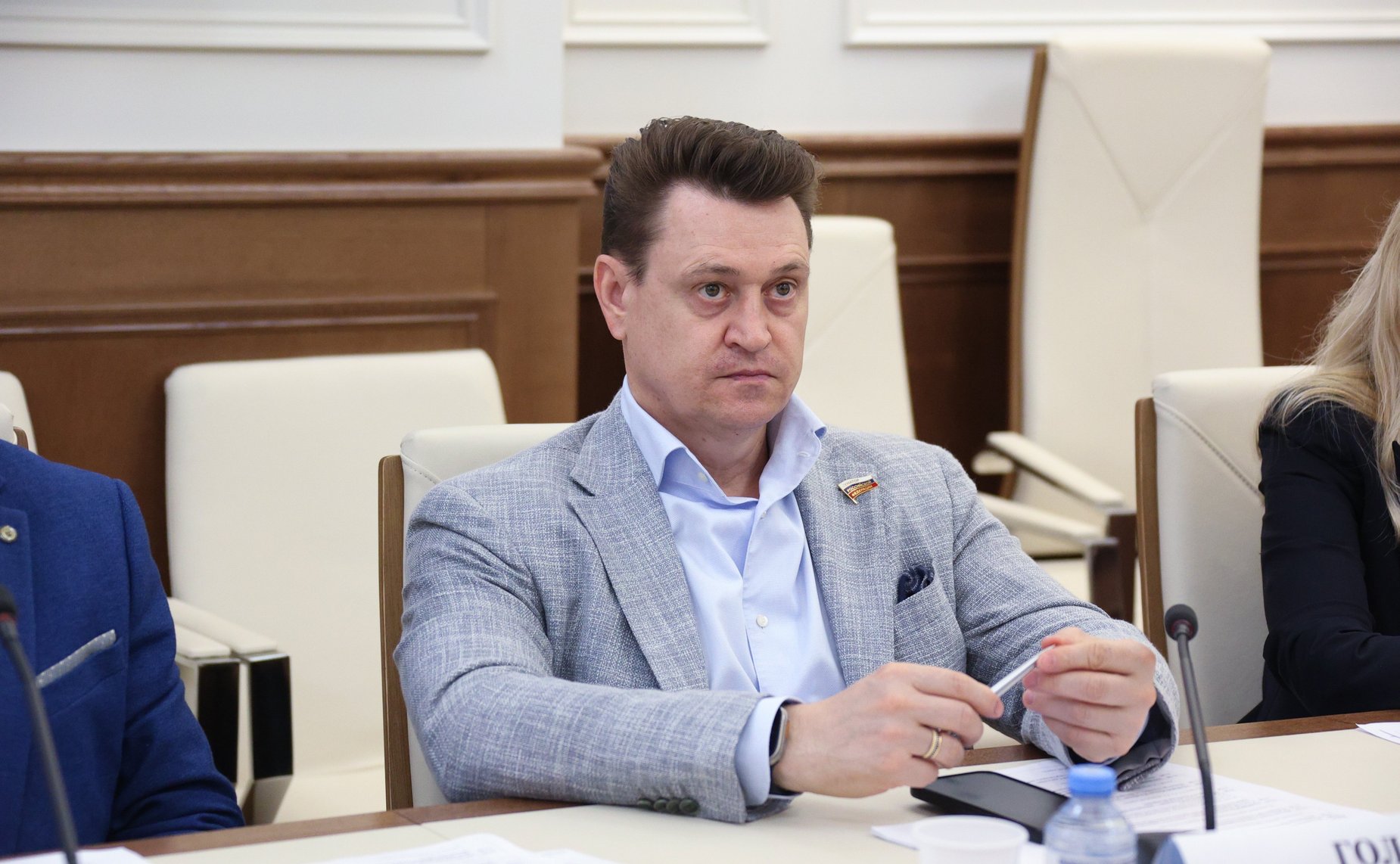 Олег Голов