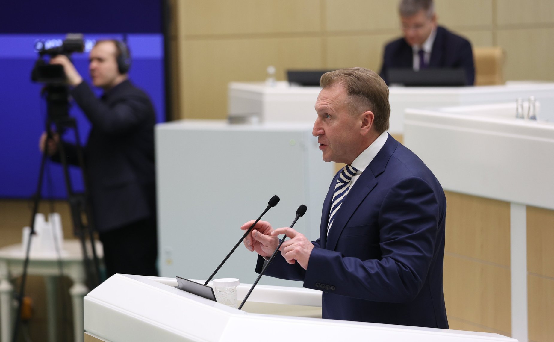 Игорь Шувалов