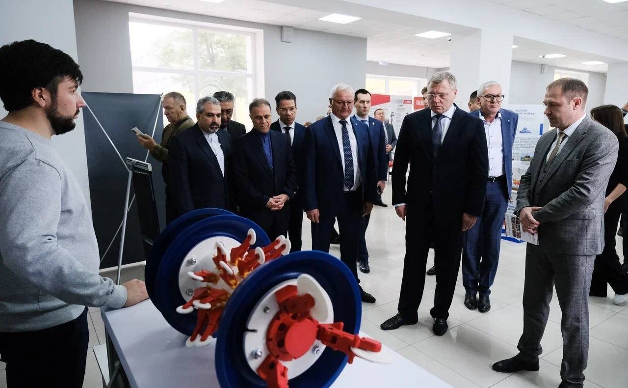 Открытие второго Международного молодежного нефтегазового научно-технического форума «Каспий – Море успеха»