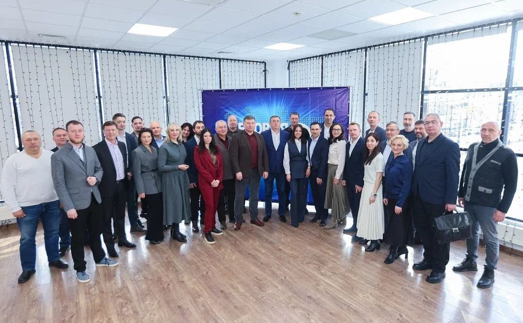 Андрей Хапочкин обсудил меры поддержки рыбной отрасли на Сахалине