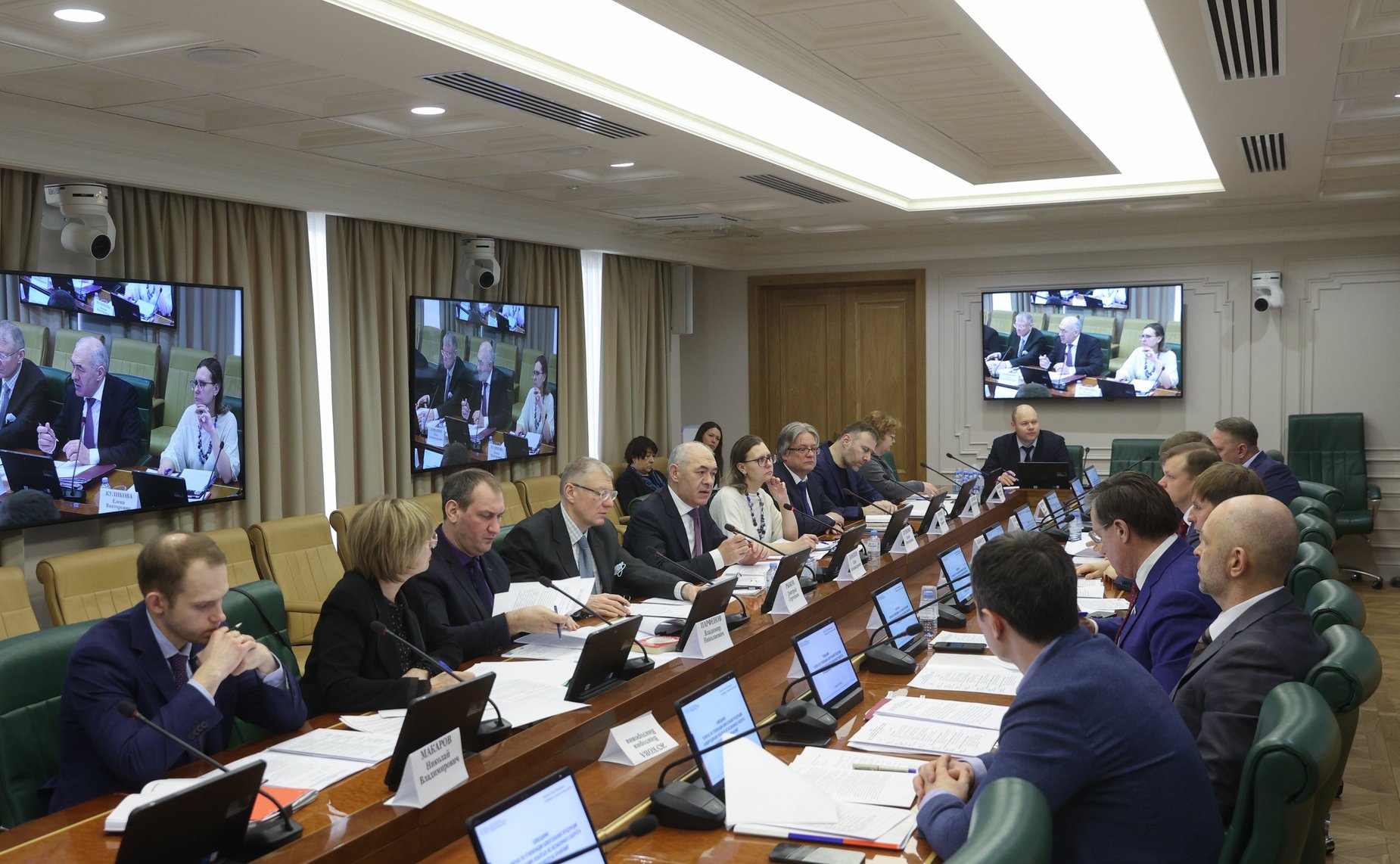 Совещание Комитета СФ по бюджету и финансовым рынкам