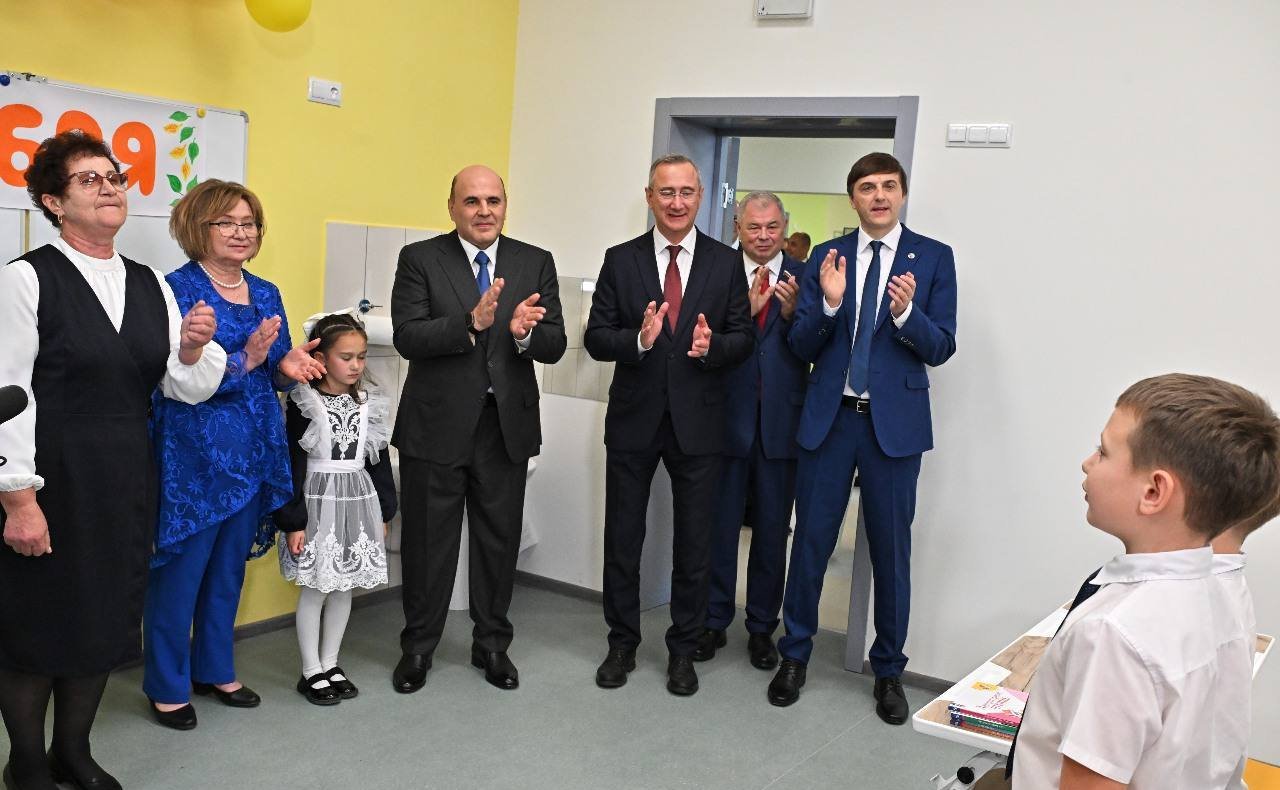 В селе Лопатино Тарусского района состоялось открытие новой средней общеобразовательной школы