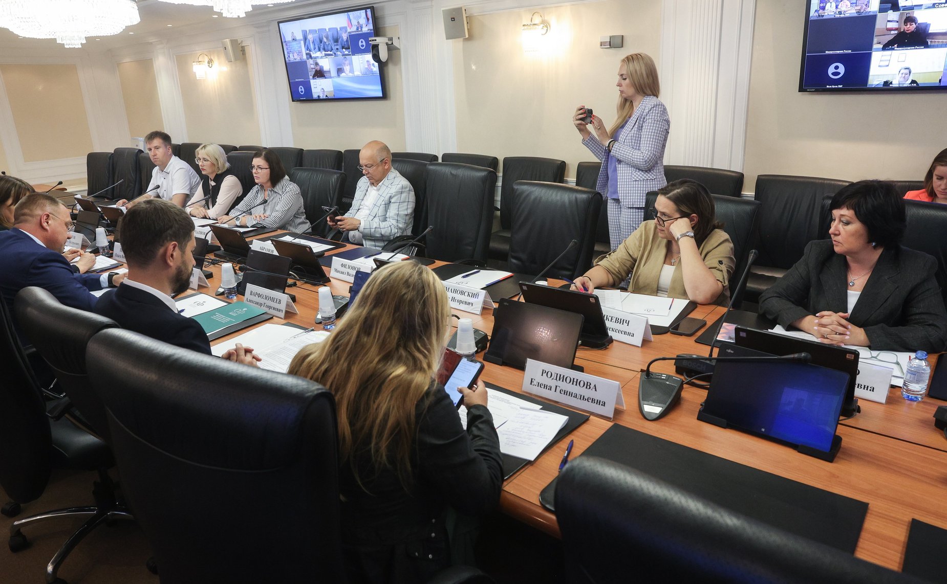 Круглый стол Комитета СФ по социальной политике «Актуальные вопросы самореализации молодежи в новых субъектах Российской Федерации»