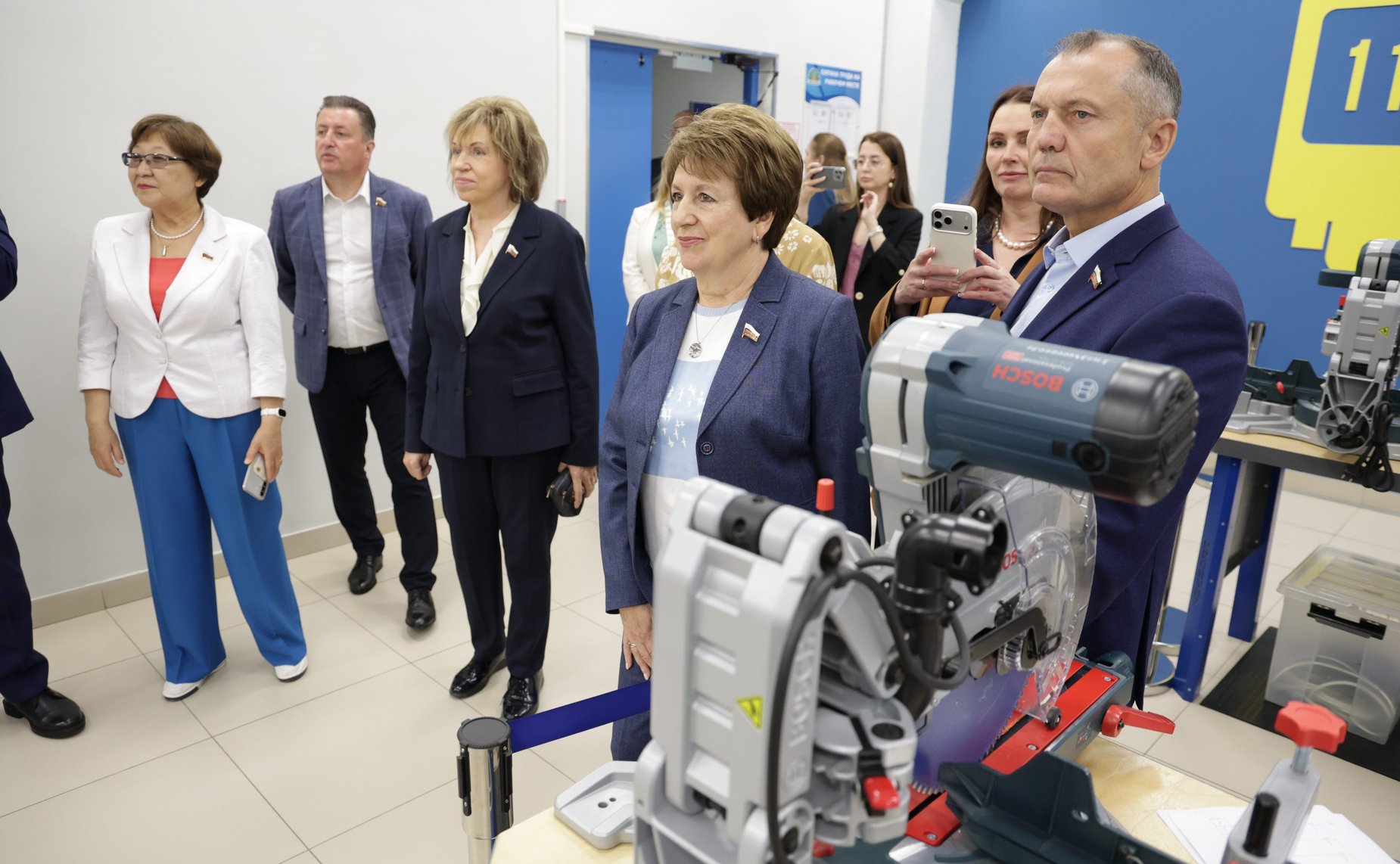 Выездное заседание Комитета Совета Федерации по науке, образованию и культуре «Развитие системы непрерывного образования для обеспечения технологического лидерства региона ( на примере Вологодской области)» Посещение химико-технологического колледжа