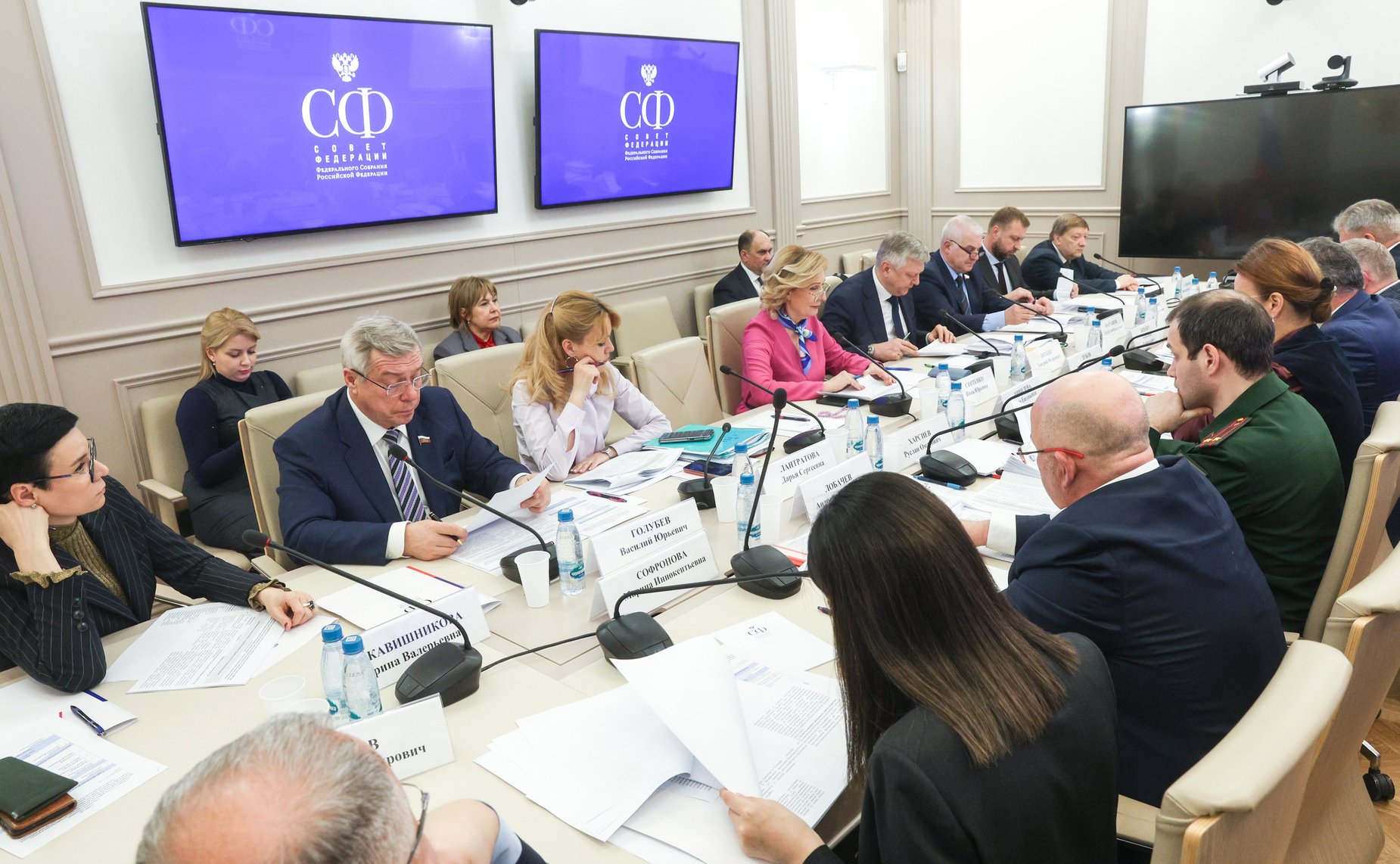 Инна Святенко провела совещание о законодательных инициативах по социально-правовой защите участников СВО и их семей