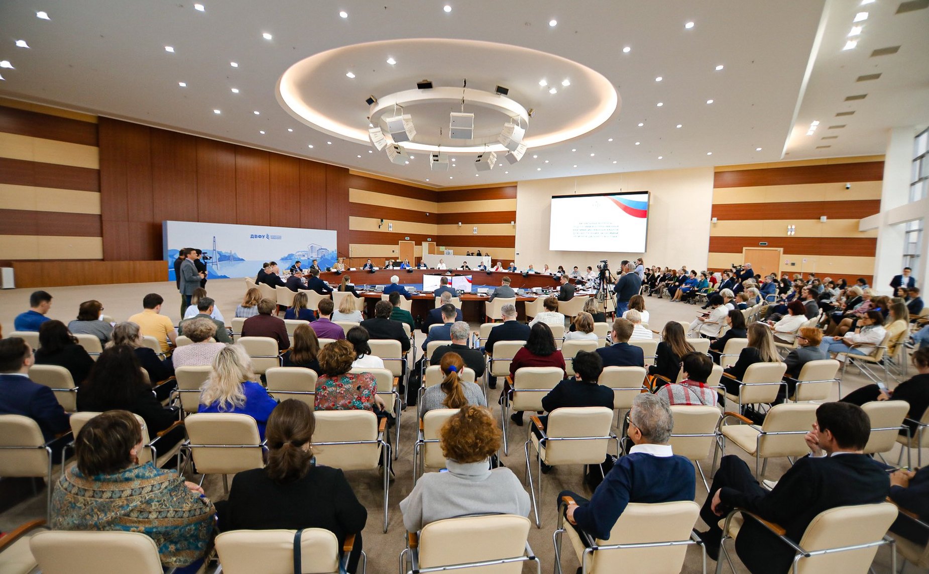 Выездное заседание Комитета СФ по науке, образованию и культуре на тему «Актуальные вопросы подготовки квалифицированных кадров, востребованных экономикой регионов Дальнего Востока»