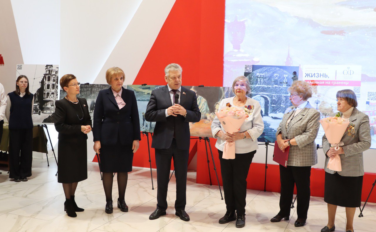 Марина Левина в Туле приняла участие в открытии выставки работ победителей Всероссийского конкурса детского рисунка «Жизнь, деленная на граммы»