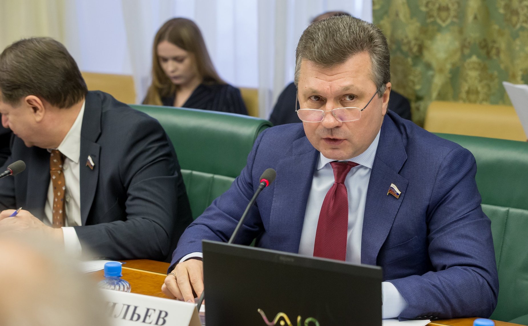 В. Васильев