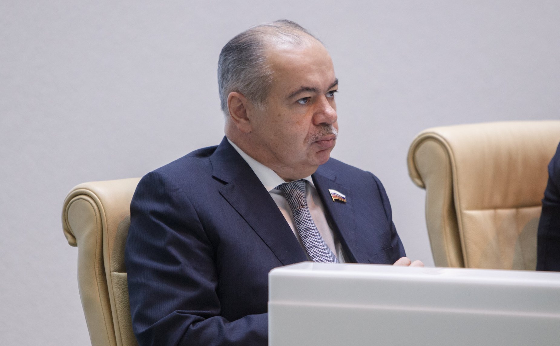 И. Умаханов