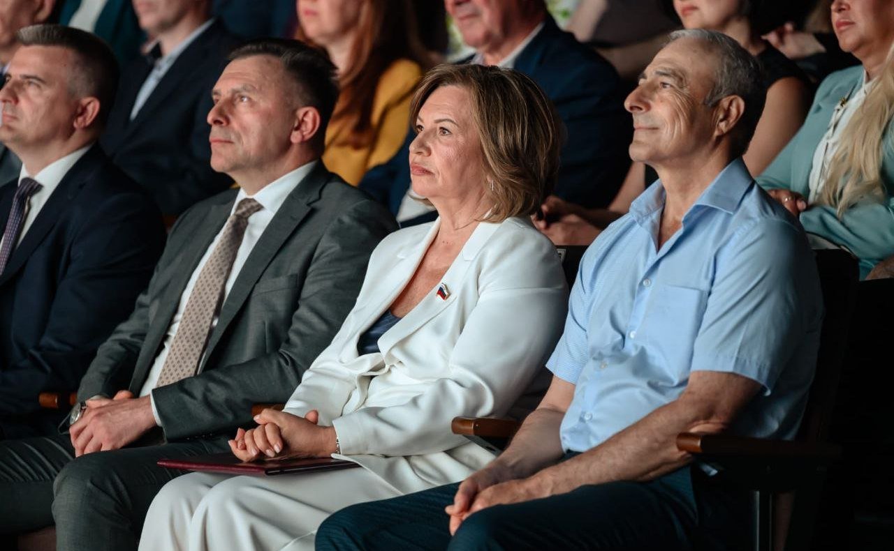 Марина Сидухина поздравила коллектив международного аэропорта Курумоч с Днем Воздушного флота России и 10-летием нового аэровокзального комплекса