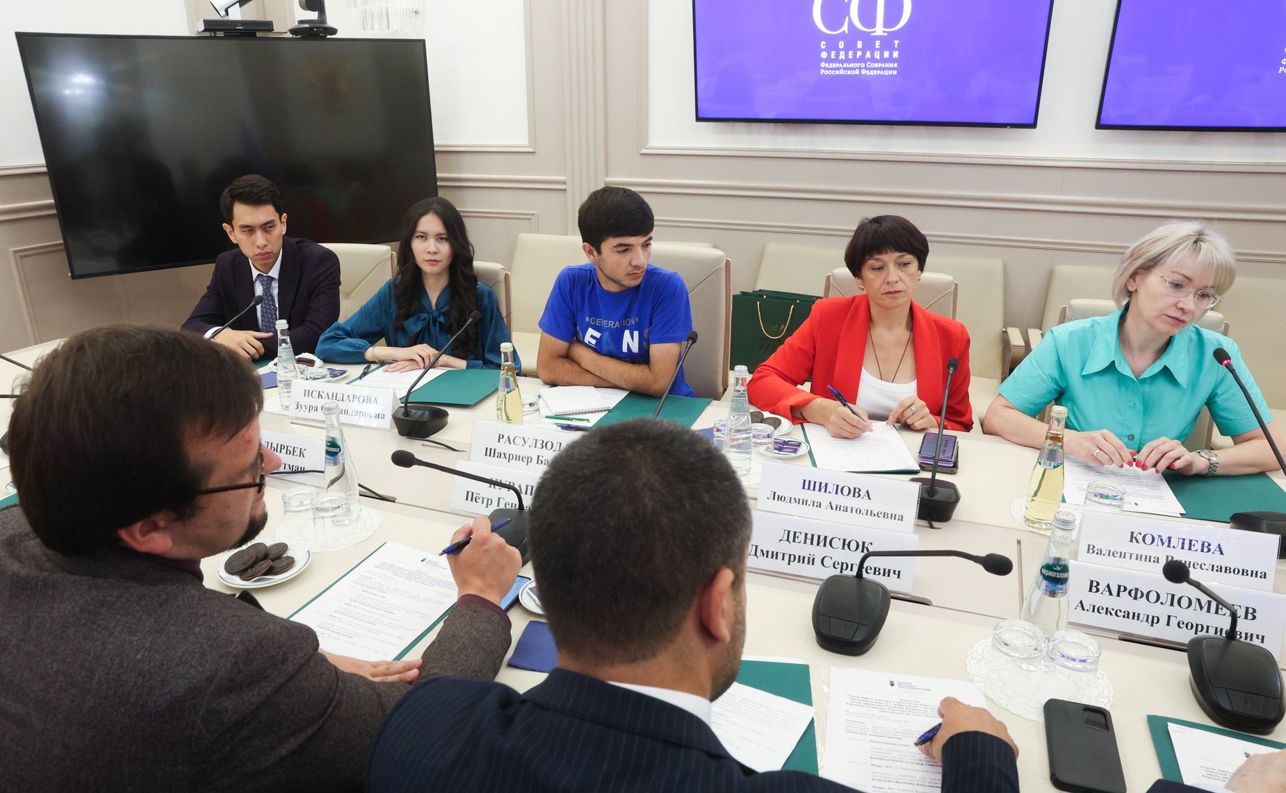 Встреча Александра Варфоломеева с участниками Международной школы дипломатии и членами Палаты молодых законодателей при Совете Федерации