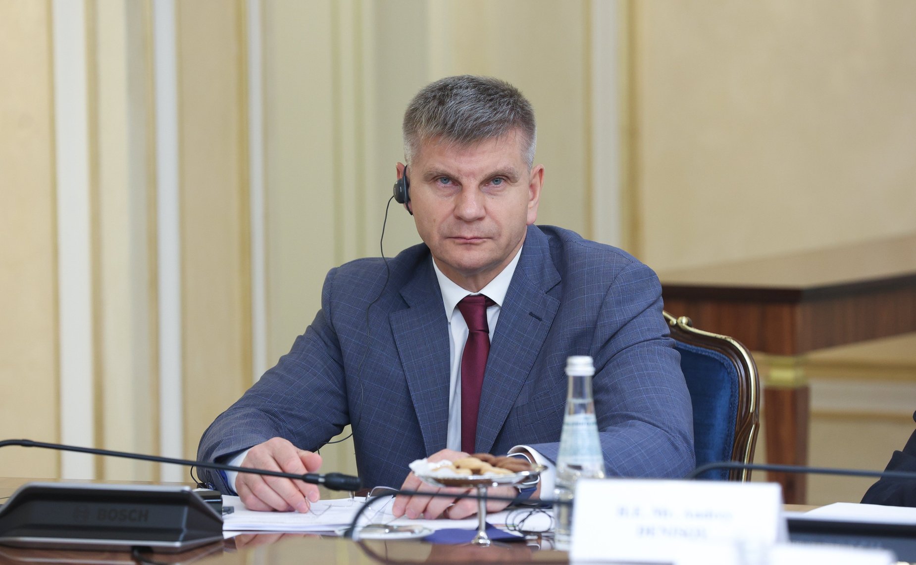 Геннадий Голов