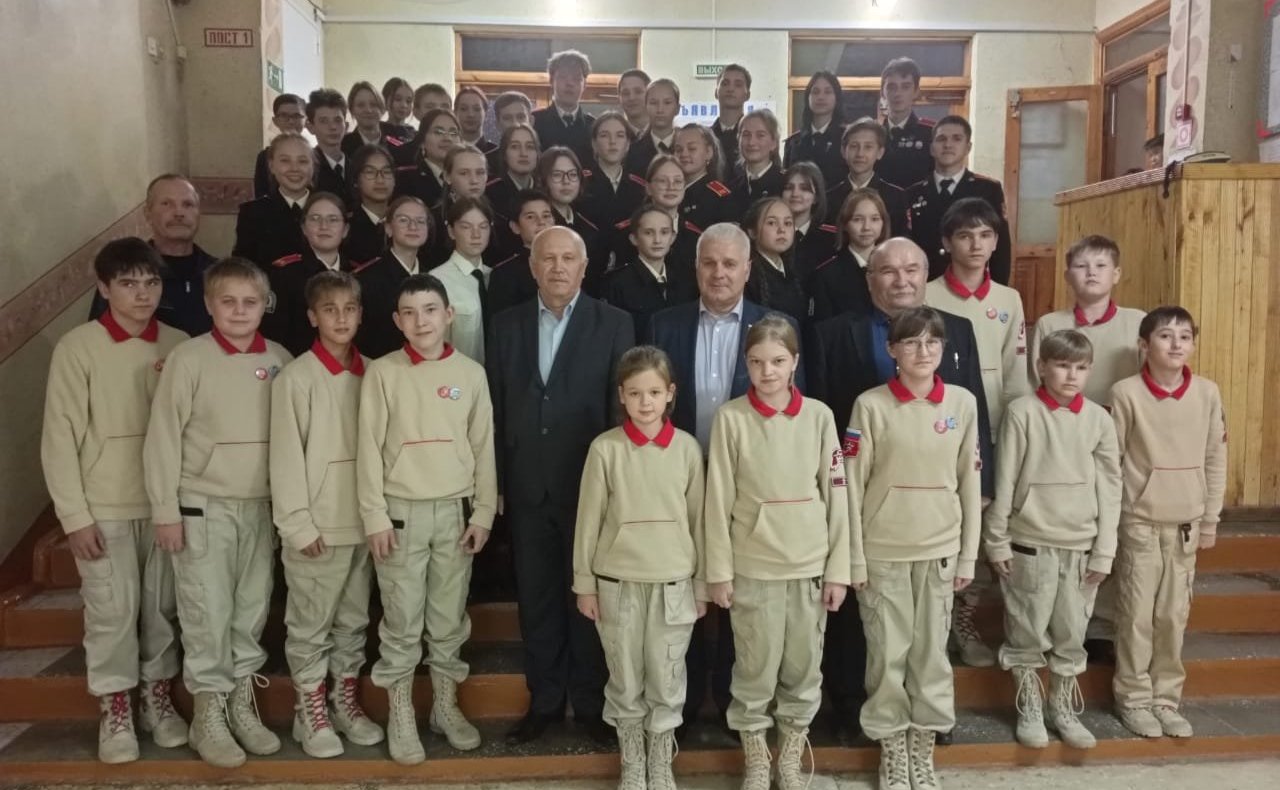 Сергей Мартынов встретился с кадетами двух школ в Марий Эл