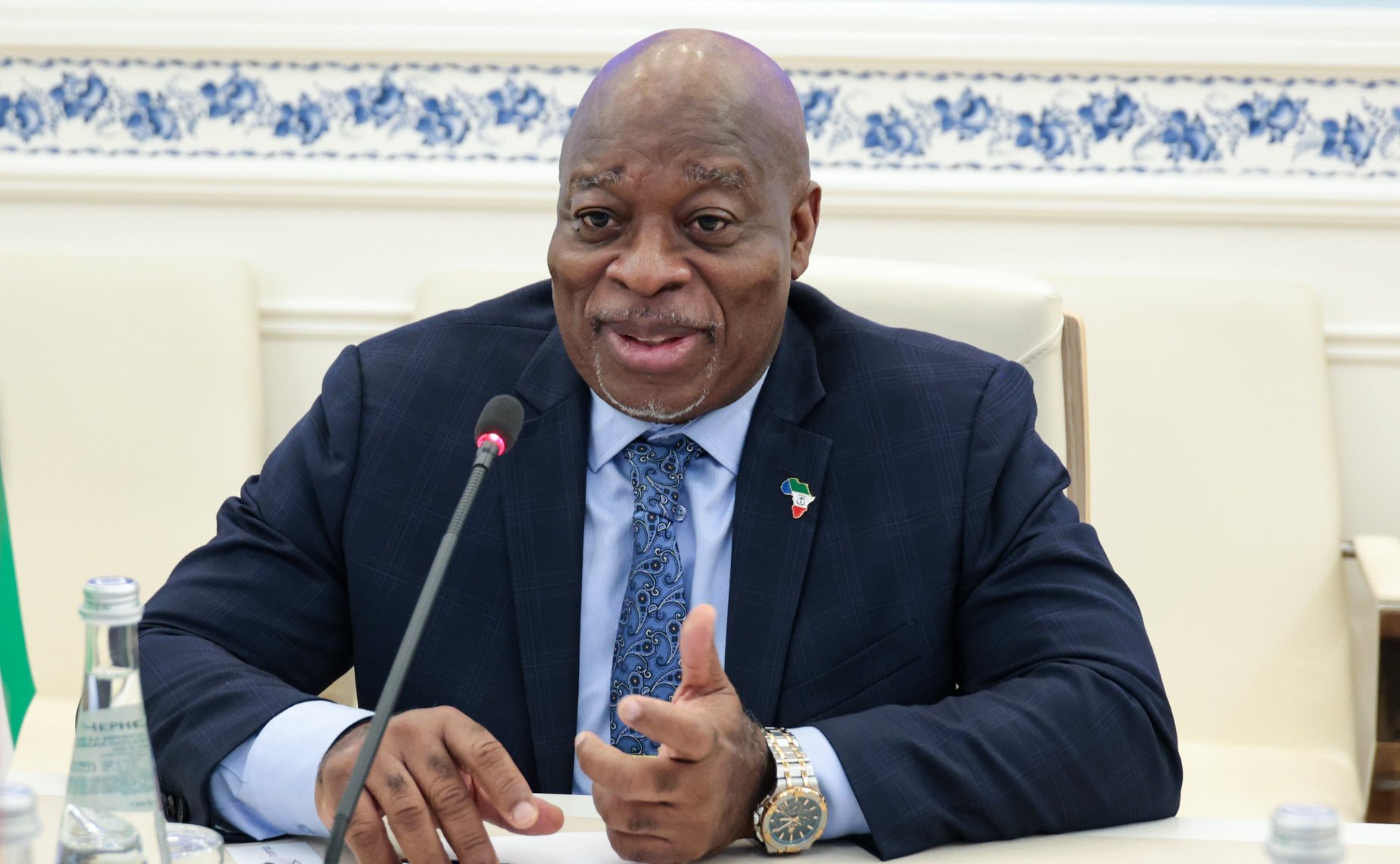 Встреча члена Комитета СФ по социальной политике .Андрея Чернышева с Чрезвычайным и Полномочным Послом Республики Экваториальная Гвинея в Российской Федерации Лусиано Айекабой