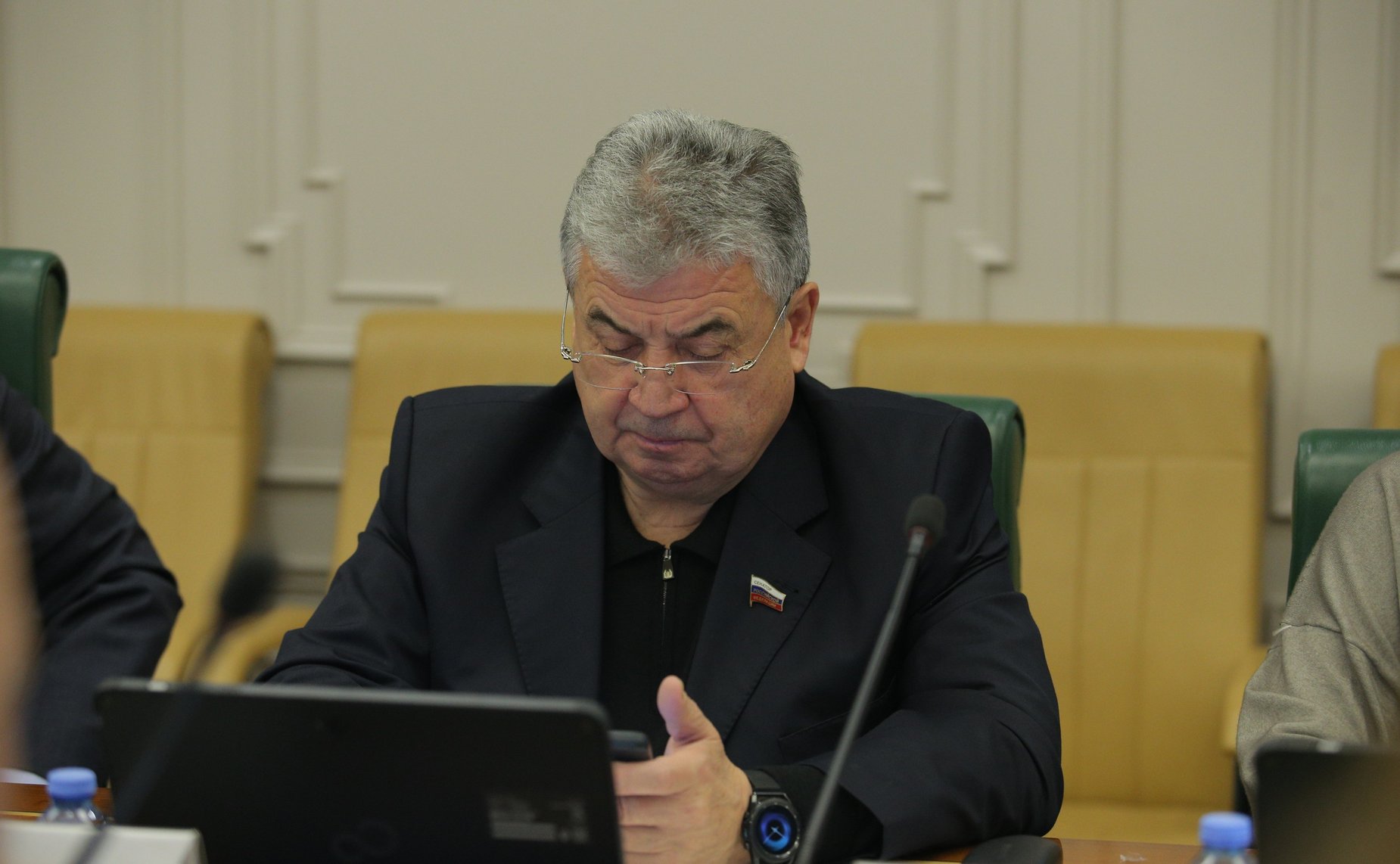 Геннадий Емельянов