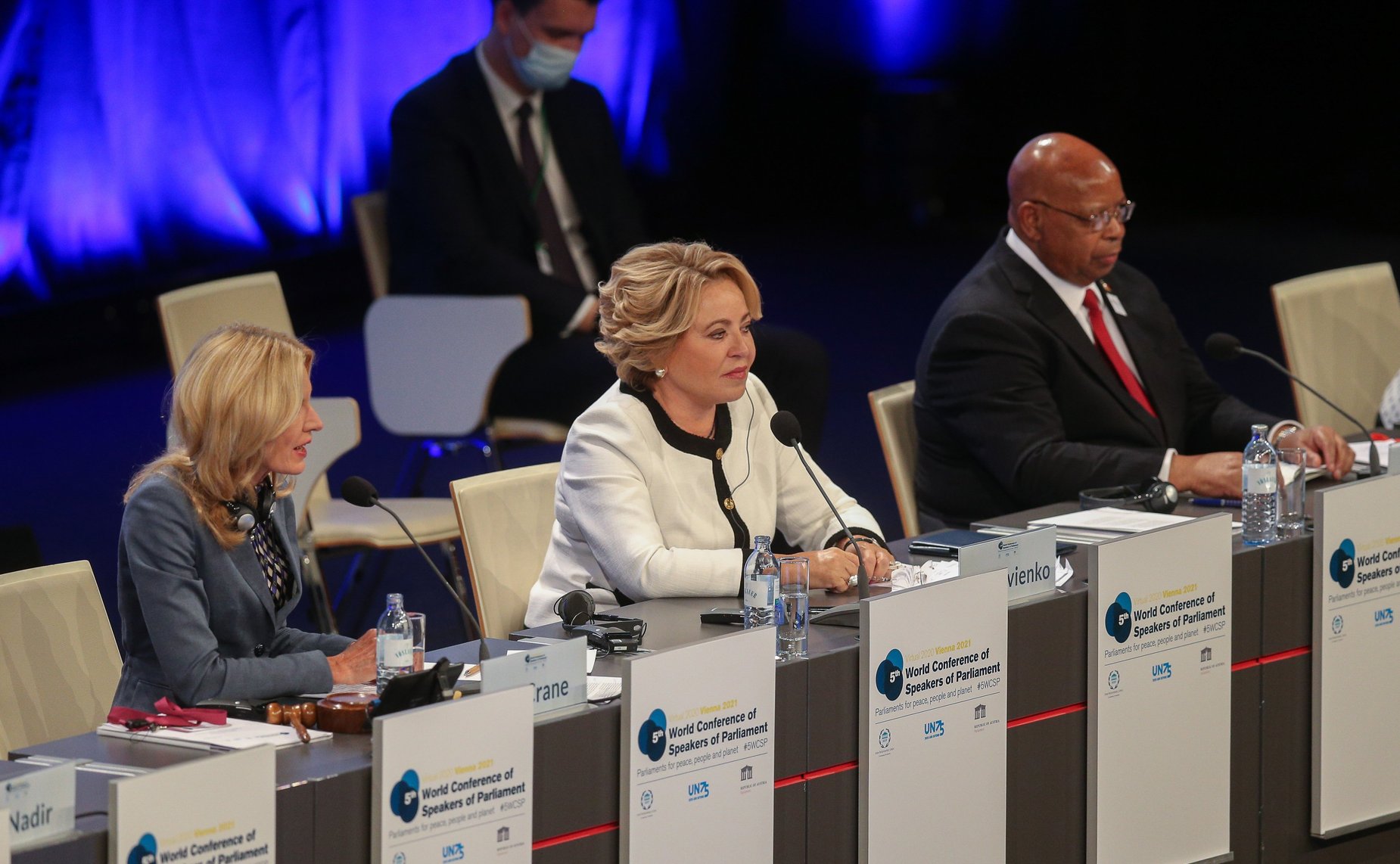 Общие интерактивные дебаты, посвященные глобальным мерам реагирования на пандемию, вызванную COVID-19