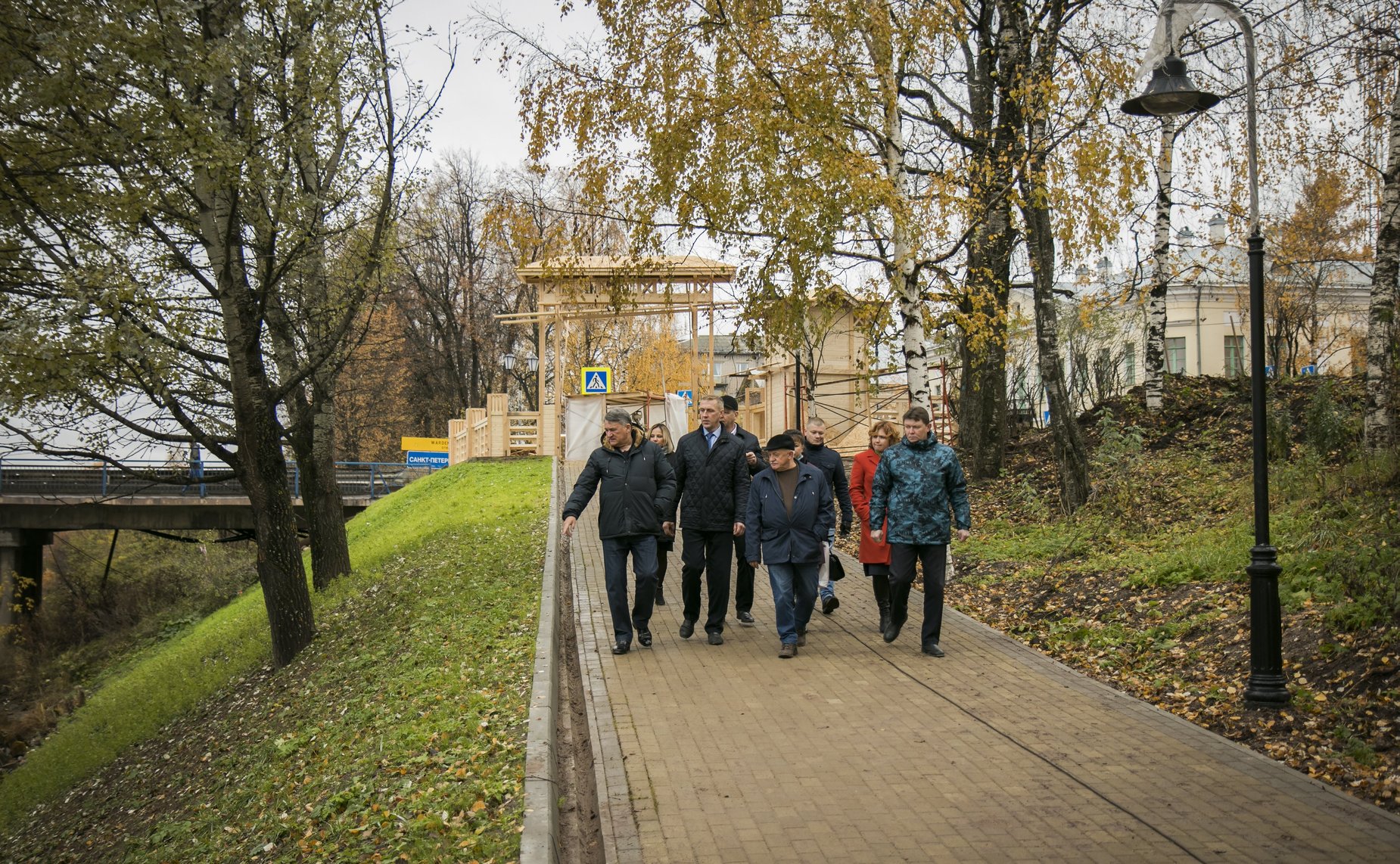 Ю. Воробьев проинспектировал ход работ по строительству набережной Вытегры