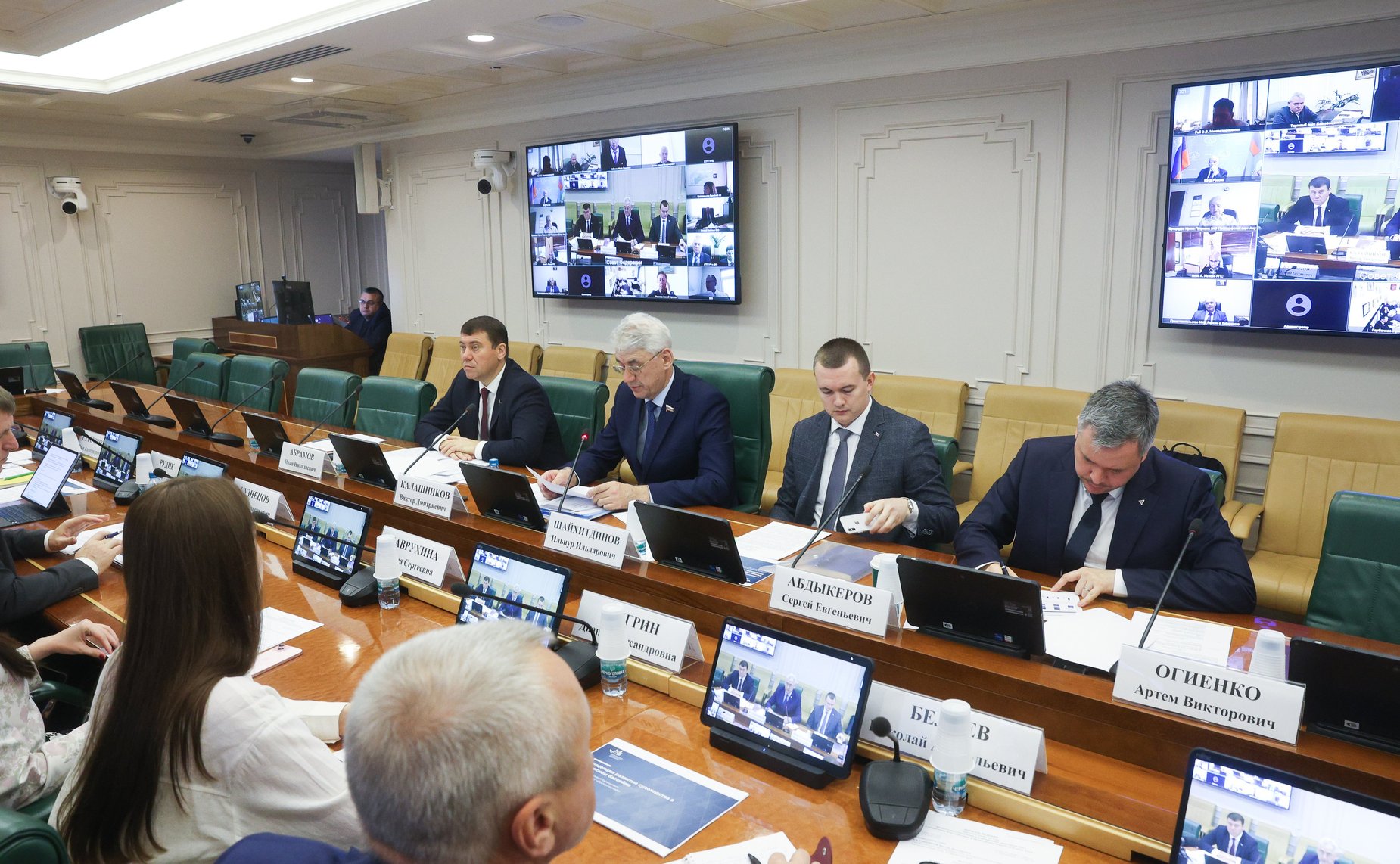 Круглый стол комитета Совета Федерации по экономической политике на тему «Вопросы восстановления и наращивания трансграничных и межрегиональных грузовых и пассажирских перевозок по реке Амур»
