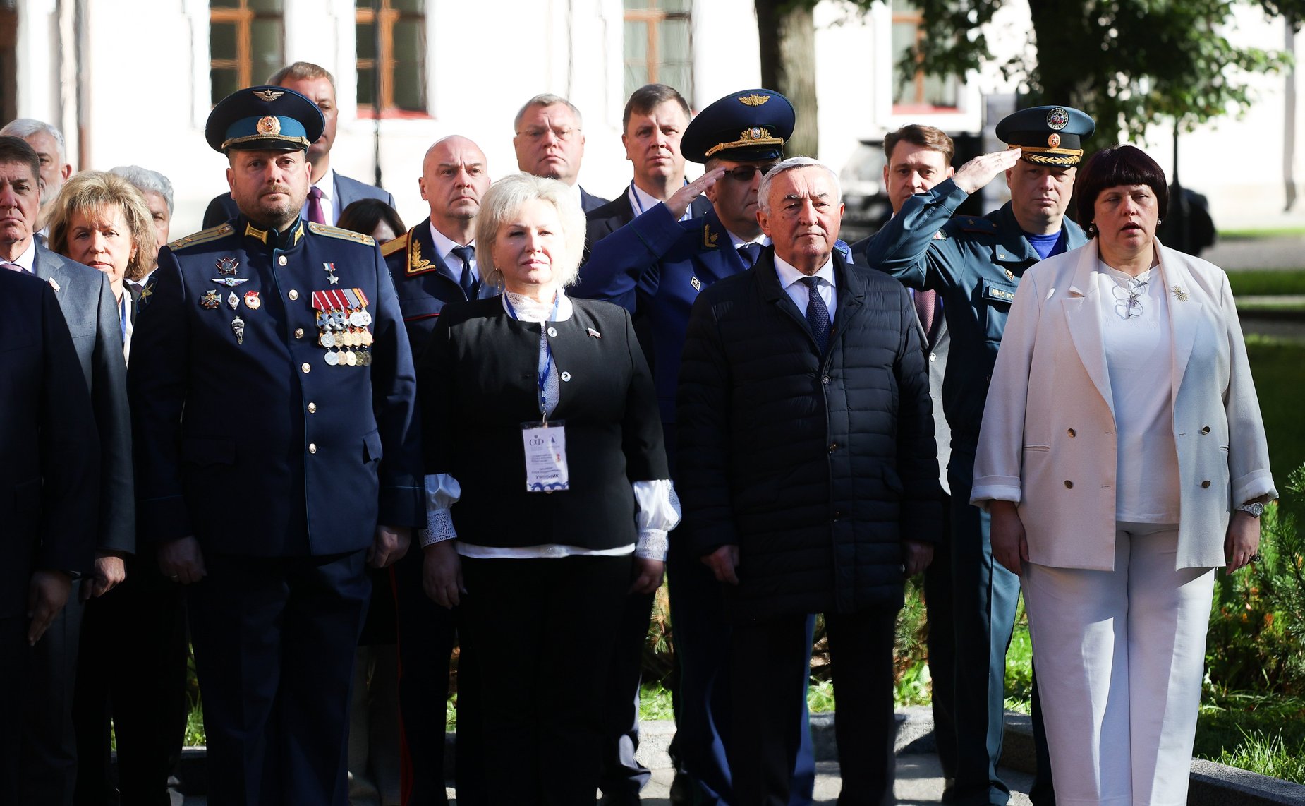 Председатель Совета Федерации Валентина Матвиенко и врио губернатора Новгородской области Александр Дронов возложили венки к Мемориалу «Вечный огонь славы»